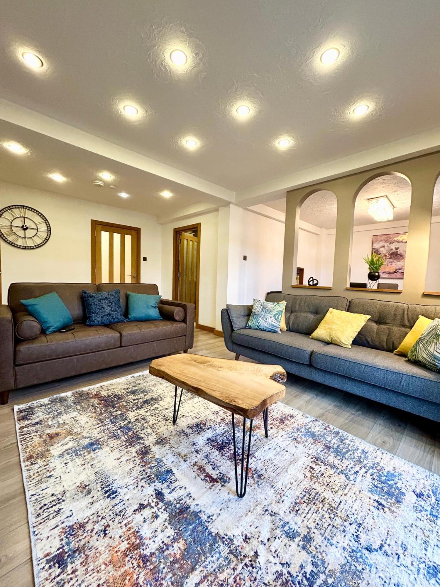 Spacious 3 Bedroom Apartment Close To Marina, 2 Parking Spaces, Kingsize Or Single Beds เซาธ์แธมป์ตัน ภายนอก รูปภาพ