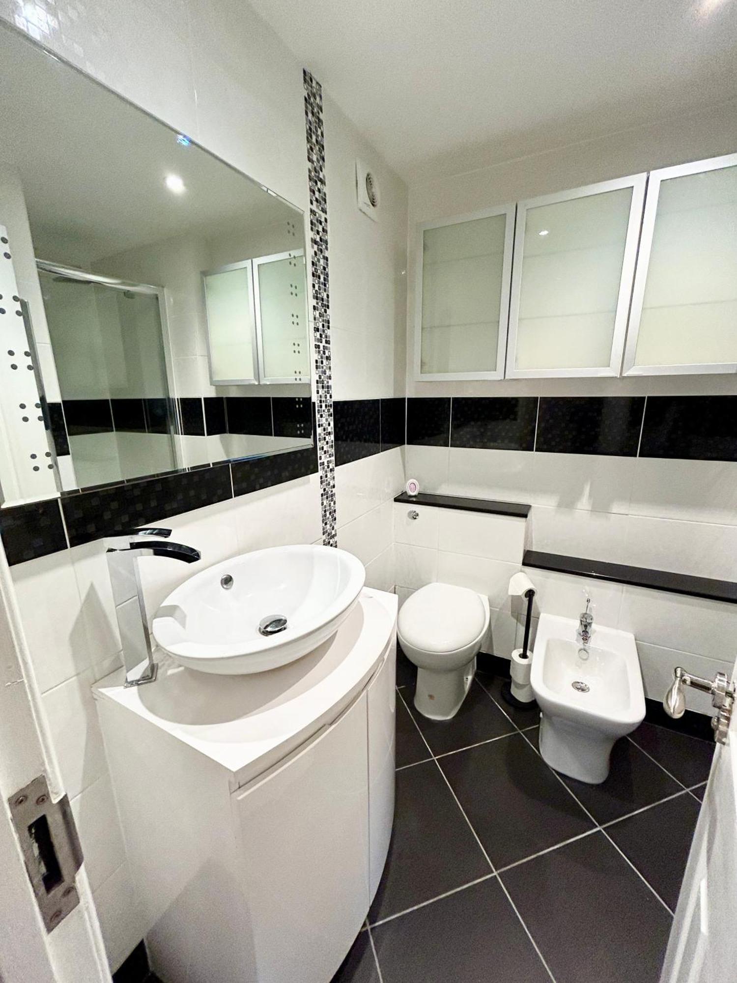 Spacious 3 Bedroom Apartment Close To Marina, 2 Parking Spaces, Kingsize Or Single Beds เซาธ์แธมป์ตัน ภายนอก รูปภาพ