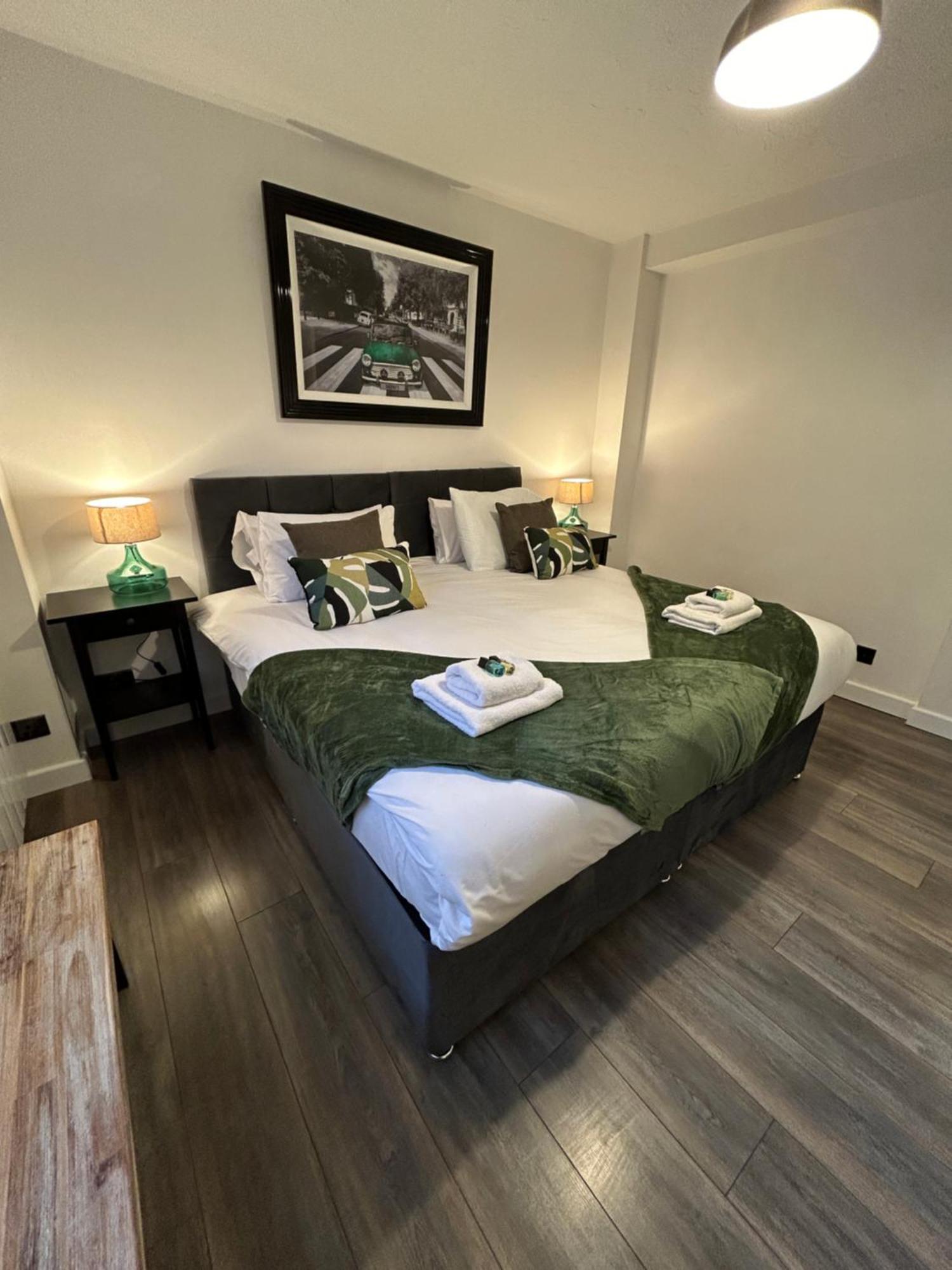 Spacious 3 Bedroom Apartment Close To Marina, 2 Parking Spaces, Kingsize Or Single Beds เซาธ์แธมป์ตัน ภายนอก รูปภาพ