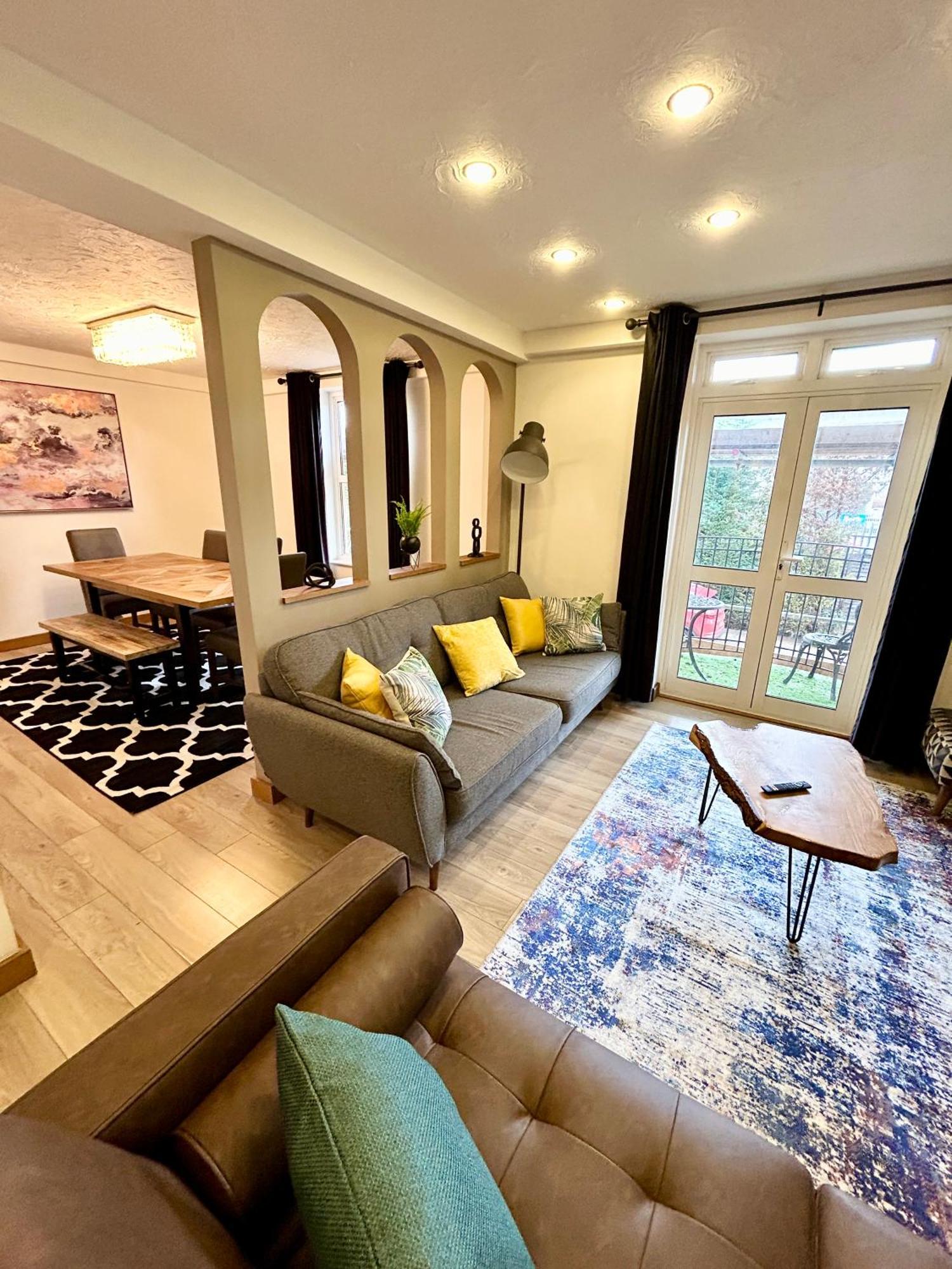 Spacious 3 Bedroom Apartment Close To Marina, 2 Parking Spaces, Kingsize Or Single Beds เซาธ์แธมป์ตัน ภายนอก รูปภาพ